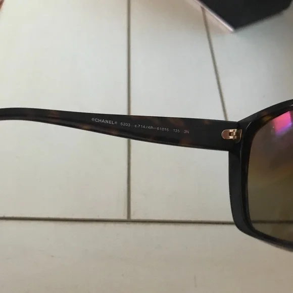 Authentic Chanel Sparkle Collection Sunglasses ~ like new display picture 3
